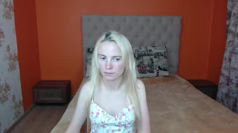 Snapshot of girl_summer97 chatting on 12-02-25, 01:28 Katia online show from 12-02-25, 01:28