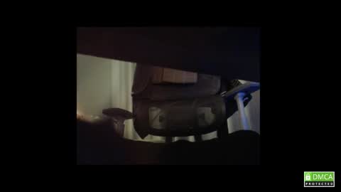 Snapshot of girl_u_never_met chatting on 11-15-25, 05:09 Kristin online show from 11-15-25, 05:09