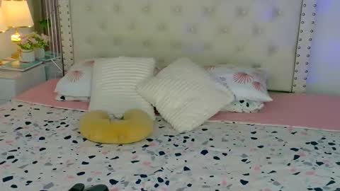 Ariana Sophia.  online show from 01-18-26, 06:17