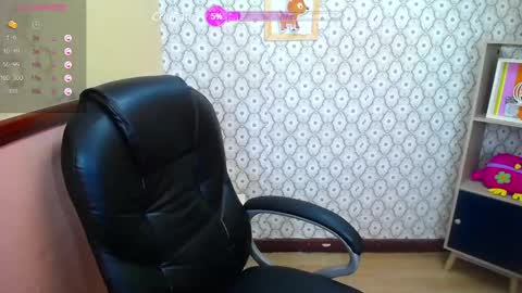 Snapshot of girlkondx1_bella chatting on 02-25-25, 07:14 girlkond online show from 02-25-25, 07:14