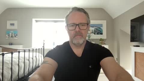 Snapshot of girlsandbikes chatting on 01-12-25, 10:56 girlsandbikes online show from 01-12-25, 10:56