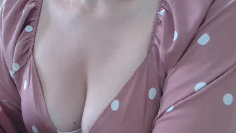 Victoria online show from 11-26-25, 01:01