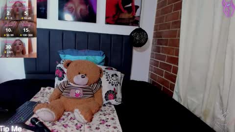  Kylie  online show from 10-14-25, 02:23