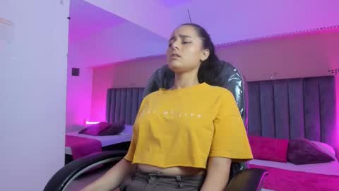 GISELLE ROLDAN online show from 02-24-26, 08:07