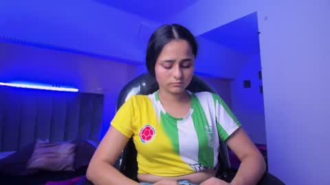 Snapshot of giselle_roldan chatting on 07-04-26, 03:35 GISELLE ROLDAN online show from 07-04-26, 03:35