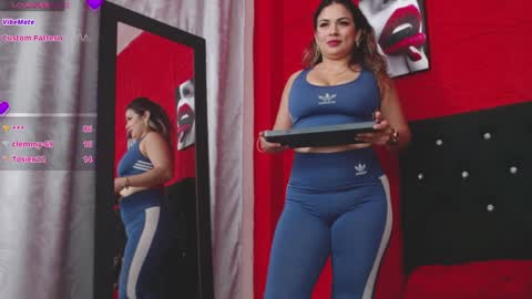 Snapshot of gissellsaenz chatting on 01-26-25, 01:09 Gissell Saenz online show from 01-26-25, 01:09