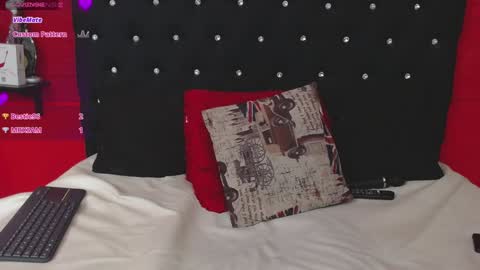 Snapshot of gissellsaenz chatting on 02-08-25, 01:11 Gissell Saenz online show from 02-08-25, 01:11