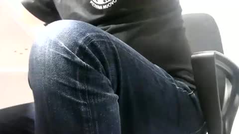 Snapshot of gitano691 chatting on 12-19-25, 10:22 gitano691 online show from 12-19-25, 10:22