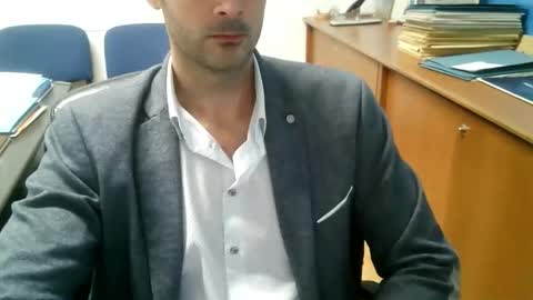 giuseppevai1 online show from 10-20-25, 05:57