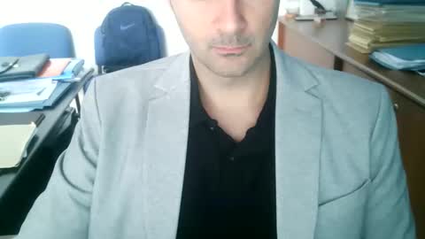 giuseppevai1 online show from 05-19-26, 08:42