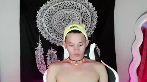 Snapshot of givemethrillx chatting on 01-11-25, 07:17 givemethrillx online show from 01-11-25, 07:17