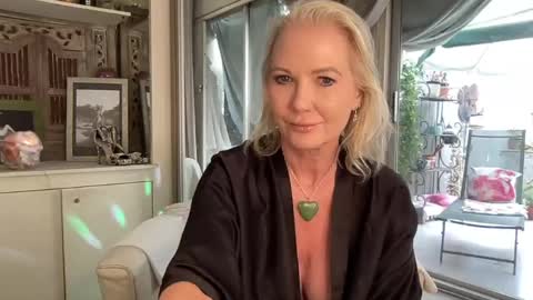 Gl1tter Barbie online show from 05-18-26, 11:27