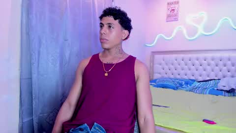 Snapshot of glader_guy chatting on 09-22-25, 08:33 only for you bby online show from 09-22-25, 08:33