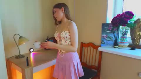 Snapshot of gladyshankins chatting on 09-24-25, 04:16 Call me Daisy online show from 09-24-25, 04:16