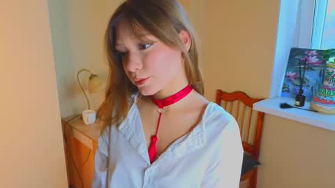 Snapshot of gladyshankins chatting on 09-26-25, 04:27 Call me Daisy online show from 09-26-25, 04:27