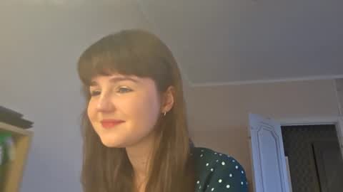Snapshot of gladysharrison chatting on 07-20-26, 10:39 Mia online show from 07-20-26, 10:39