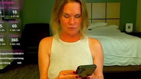 Gwendolyn online show from 12-29-24, 01:02