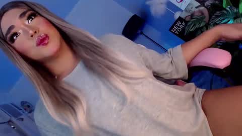 Snapshot of glamorous_aika chatting on 02-16-25, 01:03 glamorous_aika online show from 02-16-25, 01:03