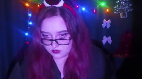 Snapshot of glamour_rebel chatting on 12-17-25, 01:17 glamour_rebel online show from 12-17-25, 01:17