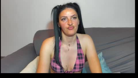 Snapshot of glamourouskassy chatting on 06-23-26, 07:01 Casandra online show from 06-23-26, 07:01