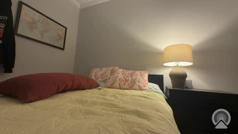 Snapshot of glassescock chatting on 02-09-26, 04:05 BenTheBender online show from 02-09-26, 04:05