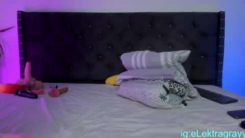 Glektra Gray online show from 02-24-25, 08:49