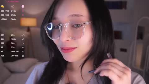 Snapshot of glennabardy chatting on 02-17-26, 06:47 Sandra online show from 02-17-26, 06:47