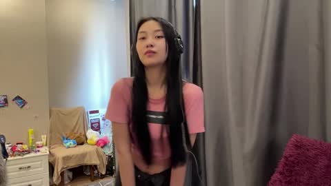 Mia online show from 04-01-26, 07:31