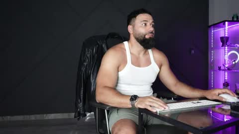 Snapshot of glennmasters chatting on 05-16-26, 10:41 Matthew .. for short call me Matt online show from 05-16-26, 10:41