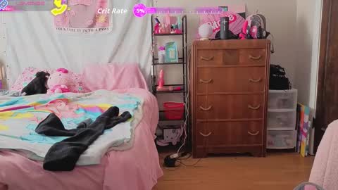 Glitch online show from 11-28-25, 06:54