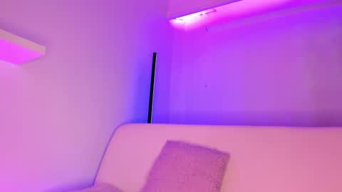 Mimi online show from 12-26-24, 04:04