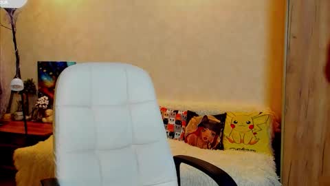 Gloria Wood online show from 10-19-25, 05:57