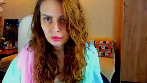 Snapshot of gloria_wood chatting on 06-11-26, 06:50 Gloria Wood online show from 06-11-26, 06:50