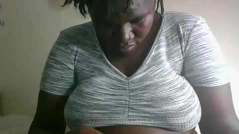 Snapshot of glorious_t chatting on 02-01-26, 01:26 glorious_t online show from 02-01-26, 01:26