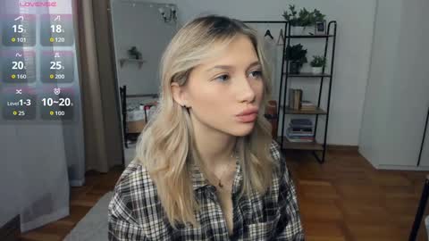 Snapshot of glossybabe_ chatting on 02-11-26, 07:46 Cherry online show from 02-11-26, 07:46