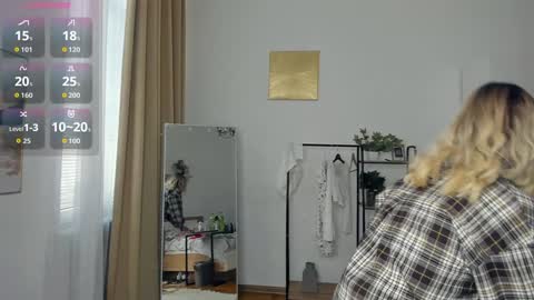 Snapshot of glossybabe_ chatting on 02-15-26, 07:51 Cherry online show from 02-15-26, 07:51