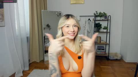 Snapshot of glossybabe_ chatting on 02-16-26, 07:48 Cherry online show from 02-16-26, 07:48
