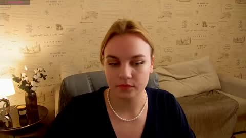 Snapshot of glow_margo chatting on 05-10-26, 01:22 Margo online show from 05-10-26, 01:22