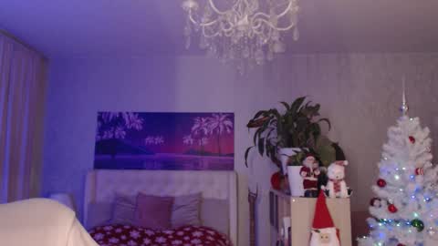 Snapshot of goddes_goldie chatting on 12-30-24, 09:48 Goldie online show from 12-30-24, 09:48