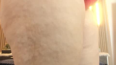 Snapshot of goddess_arethaozz chatting on 02-22-26, 05:44 Aretha online show from 02-22-26, 05:44