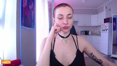 Snapshot of goddess_elpisfoxter chatting on 05-07-26, 10:42 Elpis Foxter online show from 05-07-26, 10:42