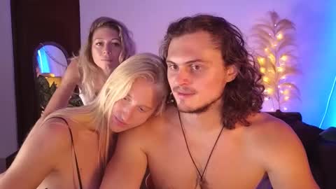   330 UTC2 girls   online show from 01-22-25, 05:48