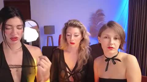 Snapshot of goddess_marylin chatting on 02-02-25, 03:10 330 UTC2 girls online show from 02-02-25, 03:10