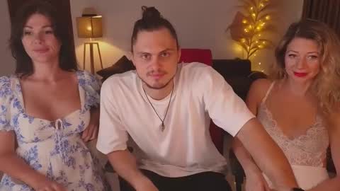 Snapshot of goddess_marylin chatting on 02-27-25, 01:38 330 UTC2 girls online show from 02-27-25, 01:38