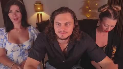 Snapshot of goddess_marylin chatting on 03-12-25, 03:24 330 UTC2 girls online show from 03-12-25, 03:24