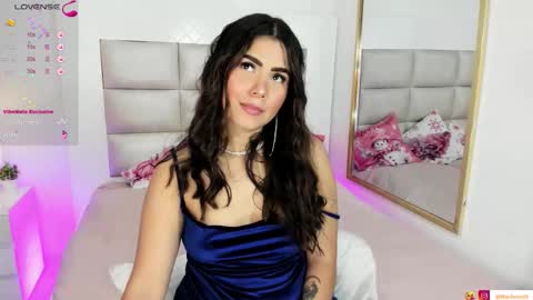 Mia online show from 12-15-25, 03:11