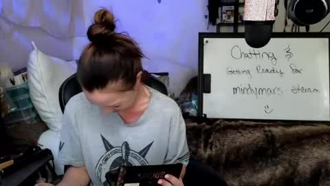 Patricia Mars           Goddess of Mars twitter thegoddessmindy online show from 04-01-26, 02:25