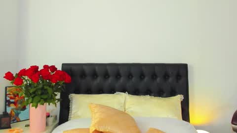 Snapshot of goddess_squirt_ chatting on 10-18-25, 02:58 Katrin online show from 10-18-25, 02:58