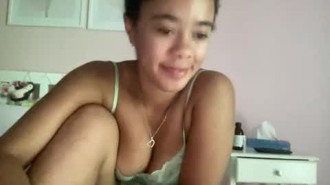 Snapshot of goddesselxo chatting on 06-18-26, 07:30 Goddess L online show from 06-18-26, 07:30