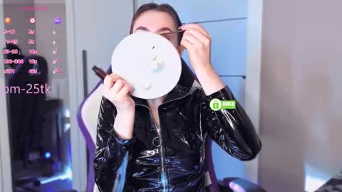 Snapshot of goddessemmmyy chatting on 03-24-26, 04:28 Goddess EmmaBratt princess online show from 03-24-26, 04:28